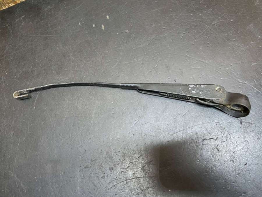 Дворник крышки багажника Volkswagen Sharan 1 1998г. | Фото № 2 Дворник крышки багажника Volkswagen Sharan 1 1998г. - Фото 2