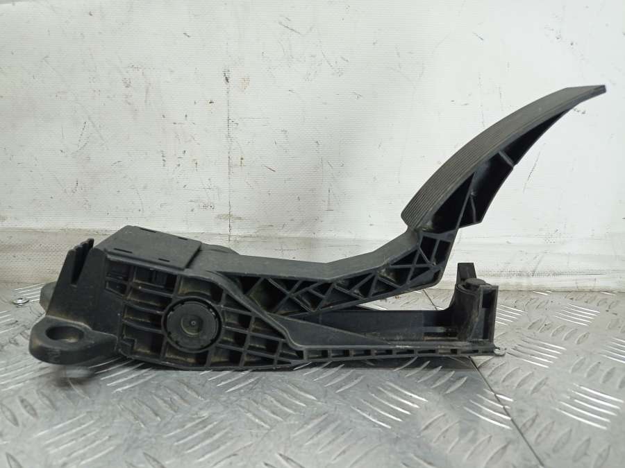 A1643000004 Педаль газа  Mercedes-Benz GL X164 X164.822 2006г. | Фото № 5  A1643000004 Педаль газа  Mercedes-Benz GL X164 X164.822 2006г. - Фото 5