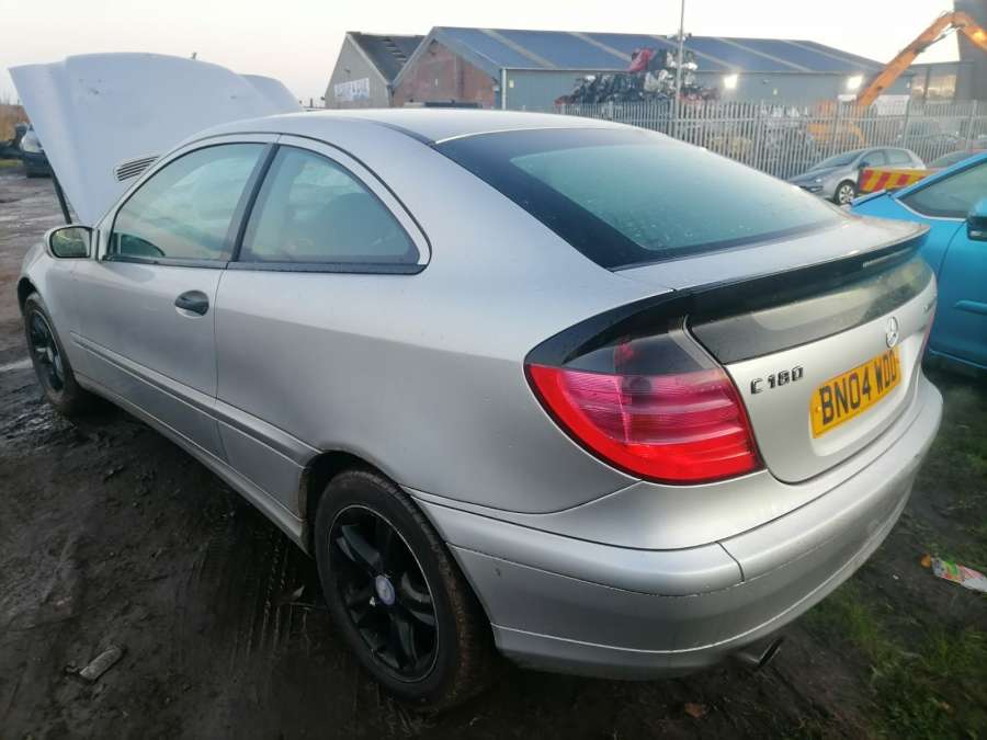 A2038851165 Бампер задний Mercedes C-Class (W203) (2000-2008) Хетчбэк 3дв. 2004г. | Фото № 14 A2038851165 Бампер задний Mercedes C-Class (W203) (2000-2008) Хетчбэк 3дв. 2004г. - Фото 14