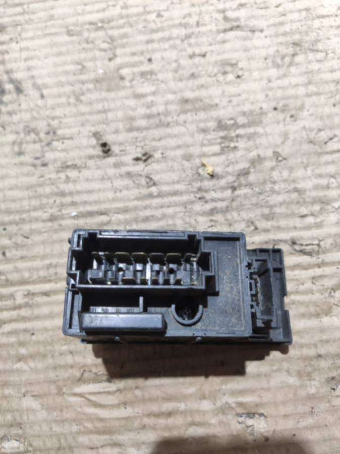 Переключатель света Volkswagen Golf 3 1995г. | Фото № 3 Переключатель света Volkswagen Golf 3 1995г. - Фото 3