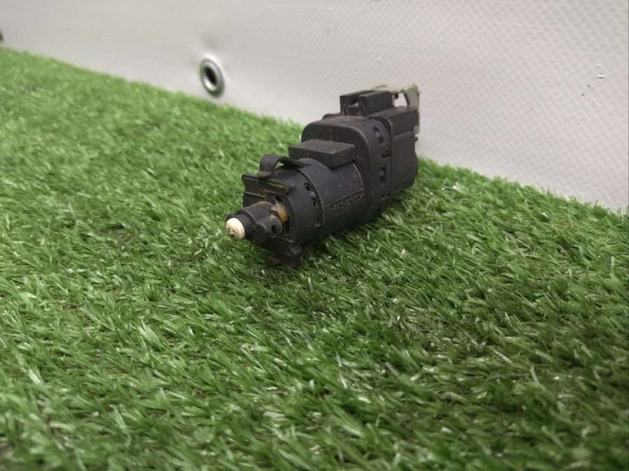 3M5T-13480AC Датчик педали тормоза (лягушка) Renault Master 2 2000г. | Фото № 4 3M5T-13480AC Датчик педали тормоза (лягушка) Renault Master 2 2000г. - Фото 4