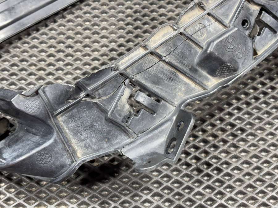 745262751127452627 Кронштейн глушителя  BMW X7 G07 2020г. | Фото № 7  745262751127452627 Кронштейн глушителя  BMW X7 G07 2020г. - Фото 7