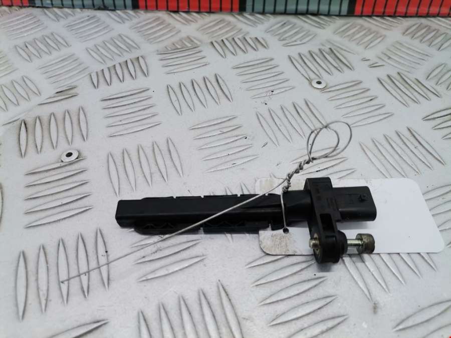 Датчик коленвала BMW 3-Series (F30/F31/F34/F35) (2011-2020) Седан 2011г. | Фото № 1 Датчик коленвала BMW 3-Series (F30/F31/F34/F35) (2011-2020) Седан 2011г. - Фото 1