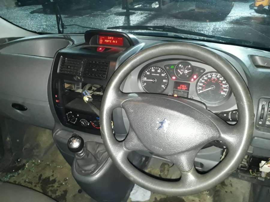 140015328A Блок управления климат-контроля Peugeot Expert 2 (G9) (2007-2016) Фургон 2007г. | Фото № 6 140015328A Блок управления климат-контроля Peugeot Expert 2 (G9) (2007-2016) Фургон 2007г. - Фото 6