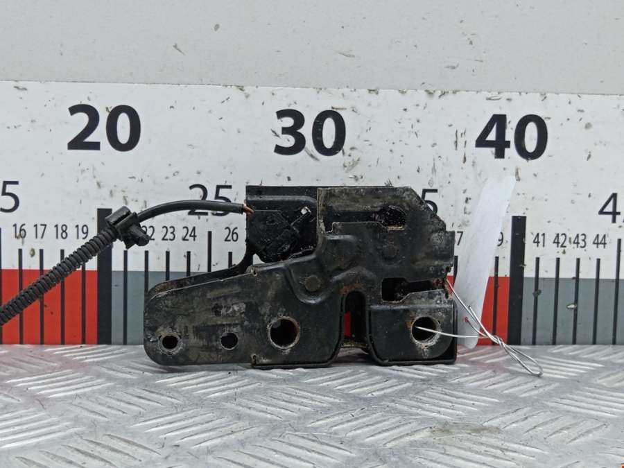 Замок капота Seat Ibiza 3 (2002-2008) Хетчбэк 3дв. 2003г. | Фото № 1 Замок капота Seat Ibiza 3 (2002-2008) Хетчбэк 3дв. 2003г. - Фото 1