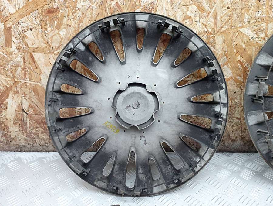 3C0601147B Колпак колесный  Volkswagen Passat B7 2013г. | Фото № 8  3C0601147B Колпак колесный  Volkswagen Passat B7 2013г. - Фото 8