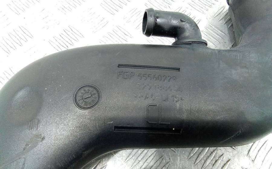55560229 Патрубок воздушного фильтра  Opel Zafira 2006г. | Фото № 2  55560229 Патрубок воздушного фильтра  Opel Zafira 2006г. - Фото 2