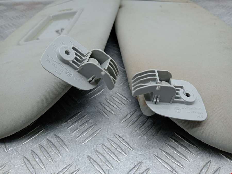 Козырек солнцезащитный Volkswagen Sharan 1 (1995-2010) Минивэн 2002г. | Фото № 3 Козырек солнцезащитный Volkswagen Sharan 1 (1995-2010) Минивэн 2002г. - Фото 3