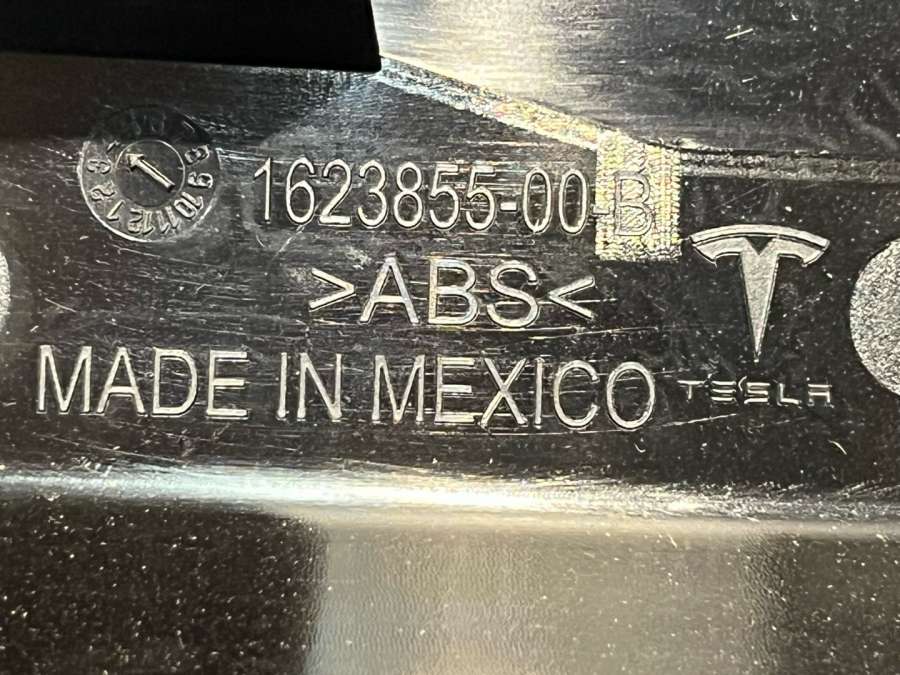 1623855-00-B Обшивка стойки передней передняя правая Tesla Model 2023г. | Фото № 2 1623855-00-B Обшивка стойки передней передняя правая Tesla Model 2023г. - Фото 2