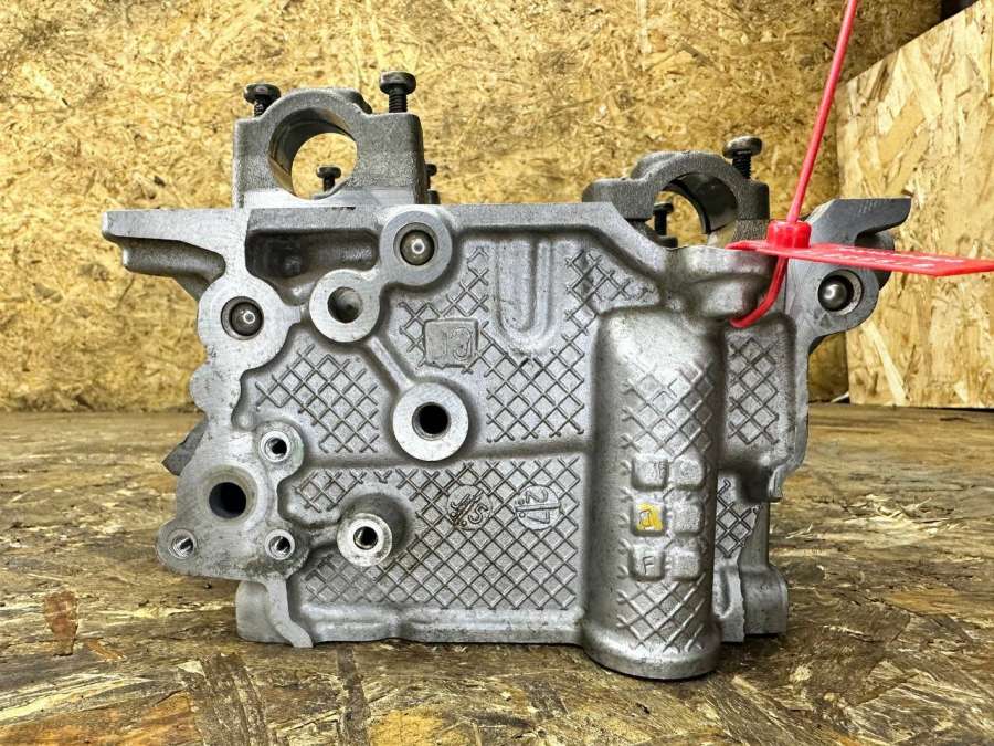 AJ813621LR054846DX236C032CA Головка блока цилиндров правая  Jaguar XF 2 2016г. | Фото № 3  AJ813621LR054846DX236C032CA Головка блока цилиндров правая  Jaguar XF 2 2016г. - Фото 3