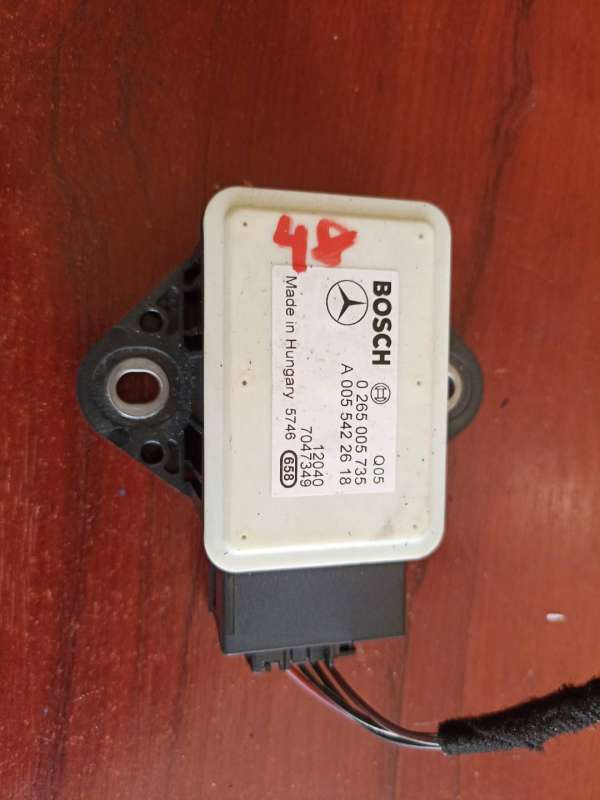 A0055422618 Датчик ускорения  Mercedes-Benz E W212/S212/C207/A207 W212 2012г. | Фото № 1  A0055422618 Датчик ускорения  Mercedes-Benz E W212/S212/C207/A207 W212 2012г. - Фото 1