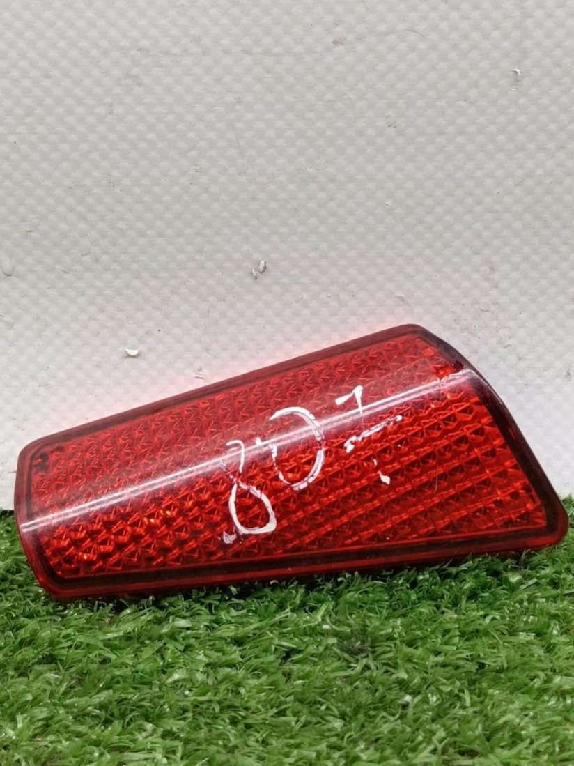 82485224 Светоотражатель (катафот) Peugeot 807 2005г. | Фото № 1 82485224 Светоотражатель (катафот) Peugeot 807 2005г. - Фото 1