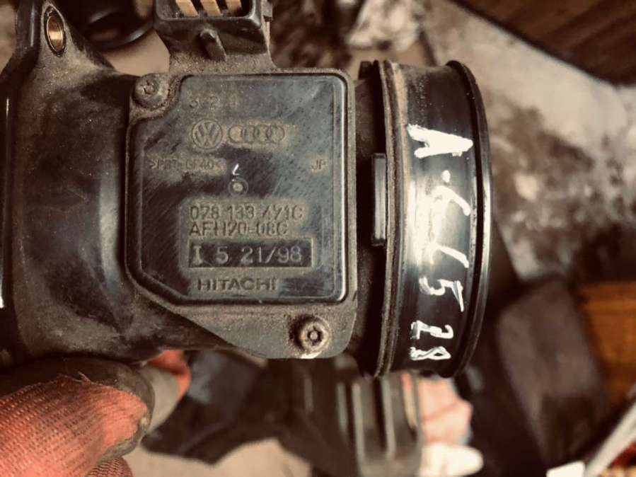 Расходомер Audi A6 C5 2000г. | Фото № 1 Расходомер Audi A6 C5 2000г. - Фото 1