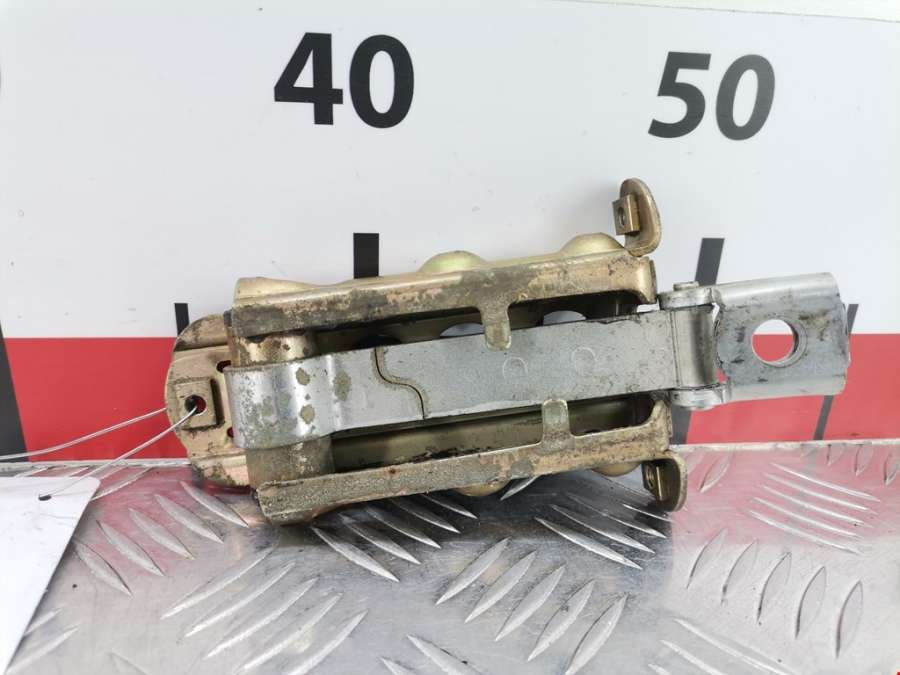 Ограничитель открывания двери Mercedes C-Class (W202) (1993-2001) Универсал 1997г. | Фото № 2 Ограничитель открывания двери Mercedes C-Class (W202) (1993-2001) Универсал 1997г. - Фото 2