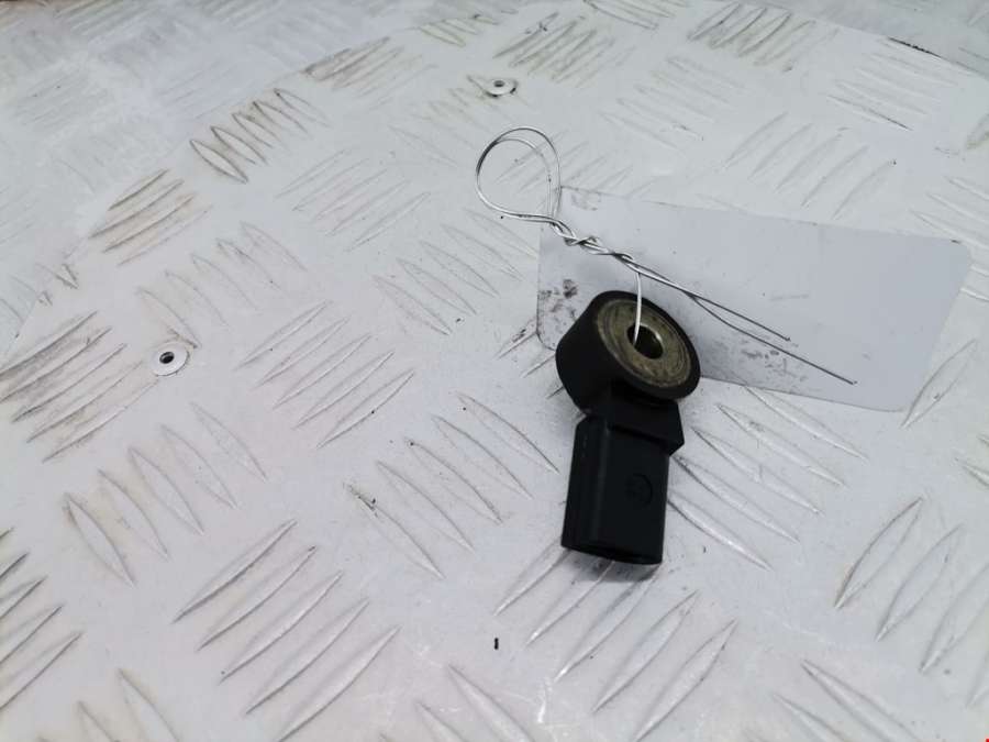 030905377C Датчик детонации Volkswagen Golf 4 (1997-2004) Хетчбэк 3дв. 2001г. | Фото № 1 030905377C Датчик детонации Volkswagen Golf 4 (1997-2004) Хетчбэк 3дв. 2001г. - Фото 1