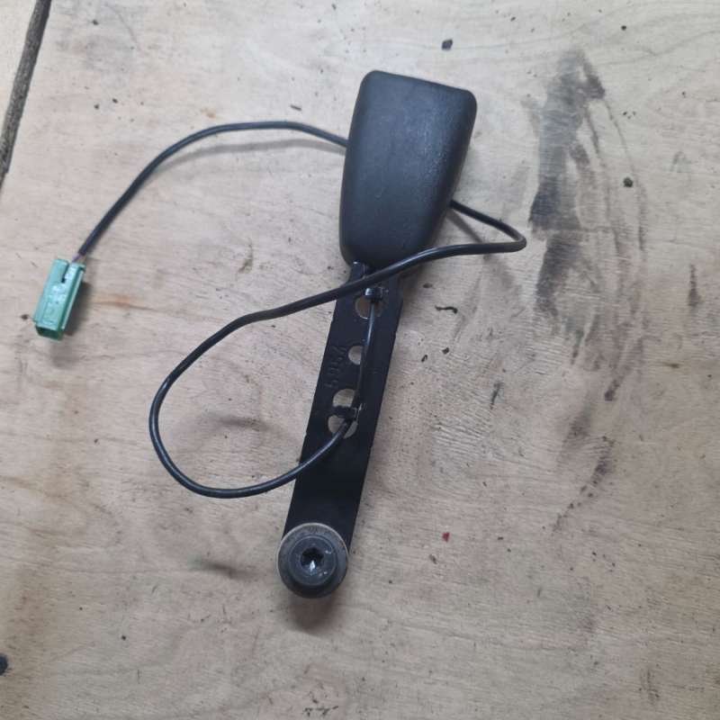 Замок ремня безопасности Volvo XC60 1 2011г. | Фото № 2 Замок ремня безопасности Volvo XC60 1 2011г. - Фото 2