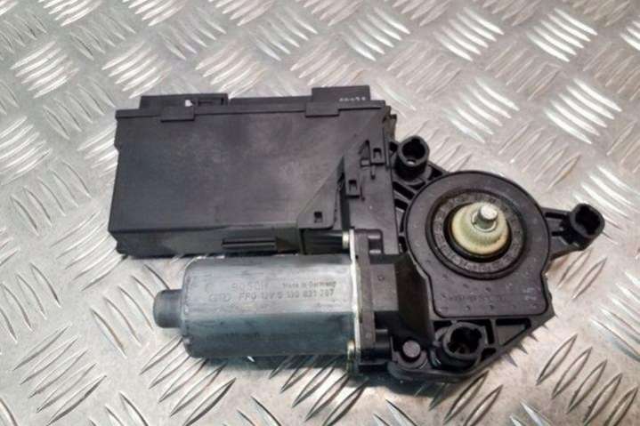 8E0959801A Моторчик стеклоподъемника Audi A4 B9 (2015-2019) 2015г. | Фото № 3 8E0959801A Моторчик стеклоподъемника Audi A4 B9 (2015-2019) 2015г. - Фото 3