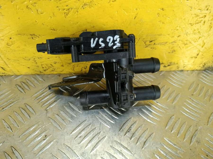 LJ938C605BC Термостат  Ford Mustang Mach-E  внедорожник 5 дв. 2021г. | Фото № 3  LJ938C605BC Термостат  Ford Mustang Mach-E  внедорожник 5 дв. 2021г. - Фото 3