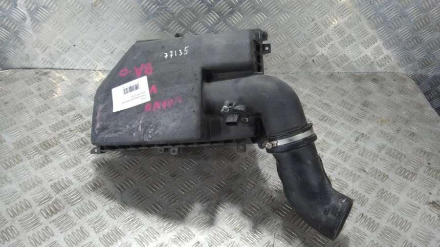 Корпус воздушного фильтра Volvo V60 2012г. | Фото № 1 Корпус воздушного фильтра Volvo V60 2012г. - Фото 1