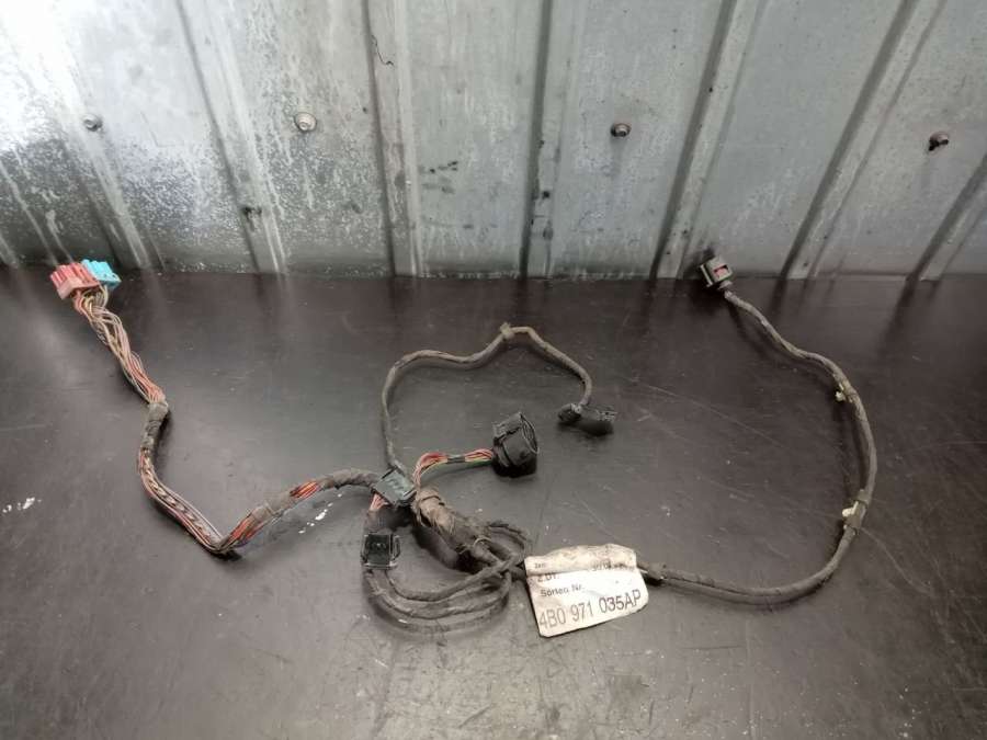 4B0971035AP Проводка двери задней левой Audi A6 C5 (S6,RS6) 1998г. | Фото № 1 4B0971035AP Проводка двери задней левой Audi A6 C5 (S6,RS6) 1998г. - Фото 1