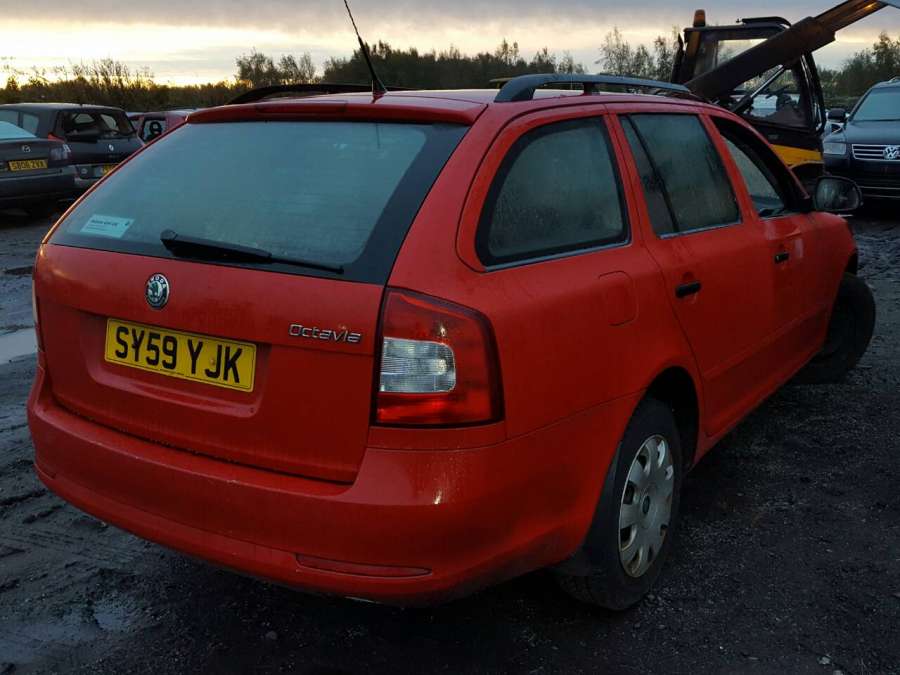 Суппорт передний левый Skoda Octavia 1Z (2004-2013) Универсал 2009г. | Фото № 8 Суппорт передний левый Skoda Octavia 1Z (2004-2013) Универсал 2009г. - Фото 8