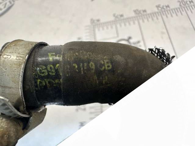 8G918B159CB Патрубок (трубопровод, шланг) Volvo XC60 2010г. | Фото № 3 8G918B159CB Патрубок (трубопровод, шланг) Volvo XC60 2010г. - Фото 3