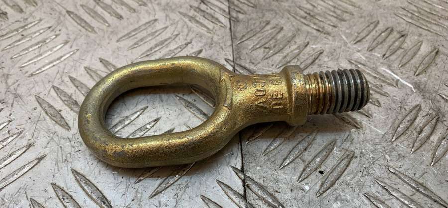 Крюк буксировочный Volkswagen Golf 4 2001г. | Фото № 1 Крюк буксировочный Volkswagen Golf 4 2001г. - Фото 1