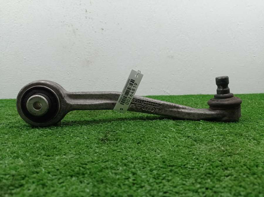 Рычаг передний правый верхний Audi A7 4-дв, купе 2012г. | Фото № 1 Рычаг передний правый верхний Audi A7 4-дв, купе 2012г. - Фото 1