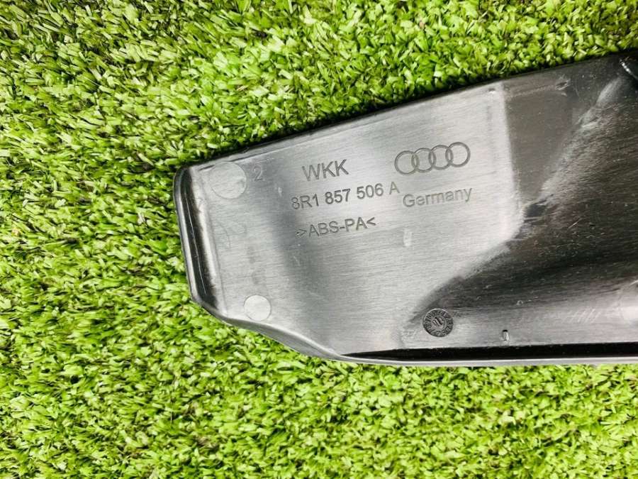 8R1857506A Накладка декоративная на торпедо  Audi Q5 2010г. | Фото № 5  8R1857506A Накладка декоративная на торпедо  Audi Q5 2010г. - Фото 5
