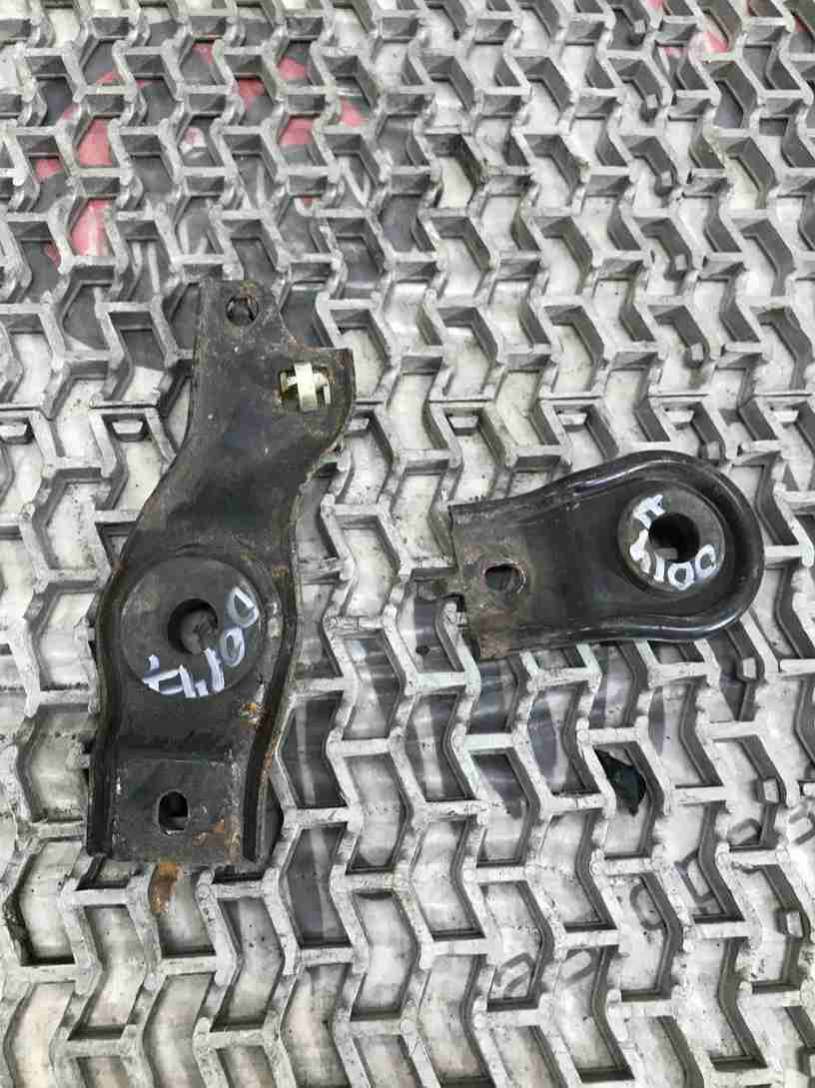 Кронштейн радиатора Honda Accord седан 2004г. | Фото № 1 Кронштейн радиатора Honda Accord седан 2004г. - Фото 1