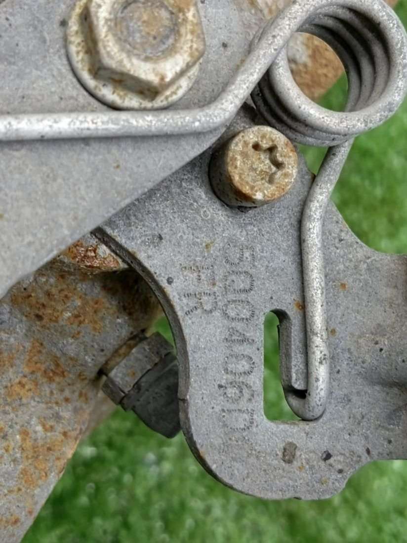 5Q0406DFR Суппорт тормозной задний правый Volkswagen Touran 1 2006г. | Фото № 8 5Q0406DFR Суппорт тормозной задний правый Volkswagen Touran 1 2006г. - Фото 8