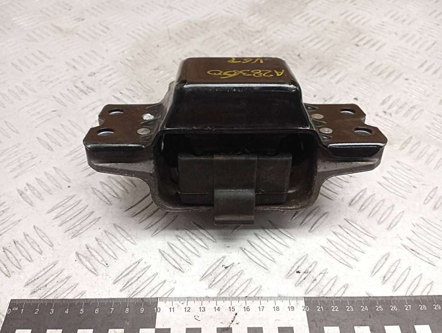 3C0199555R Подушка крепления двигателя Volkswagen Golf 5 2006г. | Фото № 2 3C0199555R Подушка крепления двигателя Volkswagen Golf 5 2006г. - Фото 2