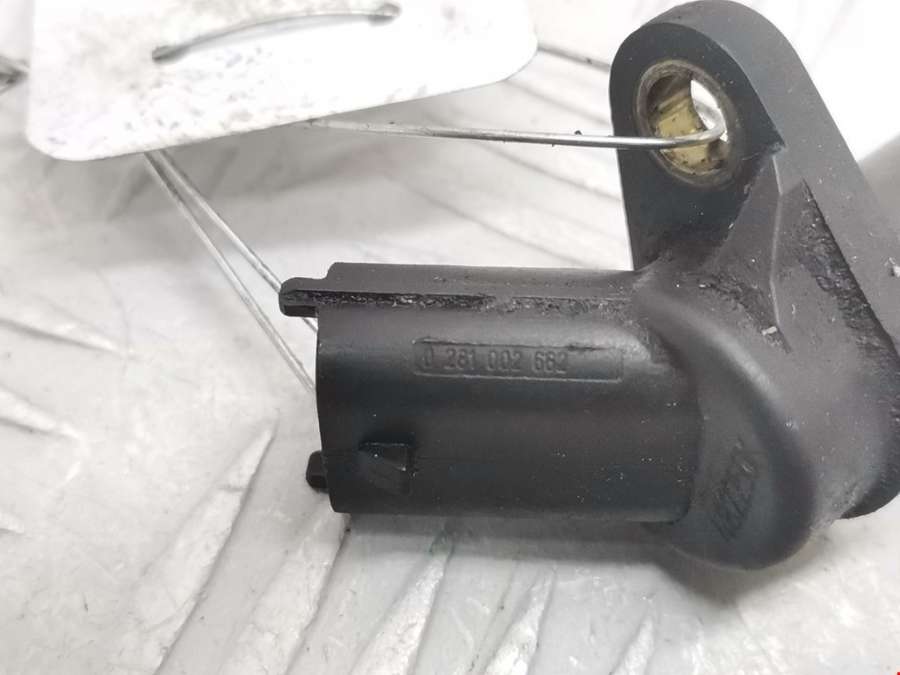 0281002662 Датчик коленвала Opel Vectra C (2002-2008) Универсал 2004г. | Фото № 7 0281002662 Датчик коленвала Opel Vectra C (2002-2008) Универсал 2004г. - Фото 7