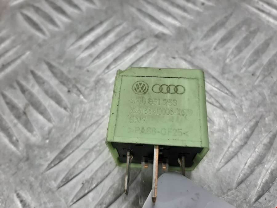 V23136J0006X079 Реле Volkswagen Golf 6 (2007-2012) Хетчбэк 5дв. 2009г. | Фото № 1 V23136J0006X079 Реле Volkswagen Golf 6 (2007-2012) Хетчбэк 5дв. 2009г. - Фото 1