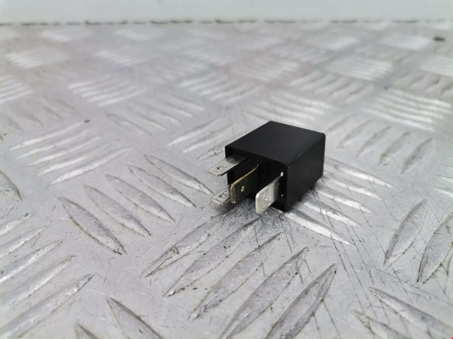 90229206 Реле Opel Vectra B (1995-2002) Универсал 1997г. | Фото № 1 90229206 Реле Opel Vectra B (1995-2002) Универсал 1997г. - Фото 1