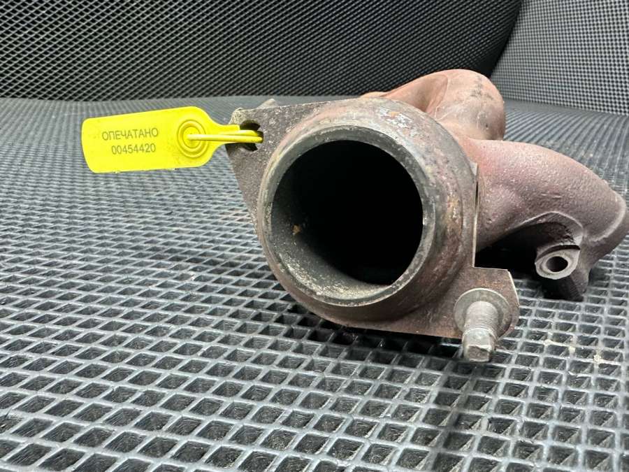 8W93-9431-BB Выпускной коллектор  Jaguar XF X250 2009г. | Фото № 7  8W93-9431-BB Выпускной коллектор  Jaguar XF X250 2009г. - Фото 7