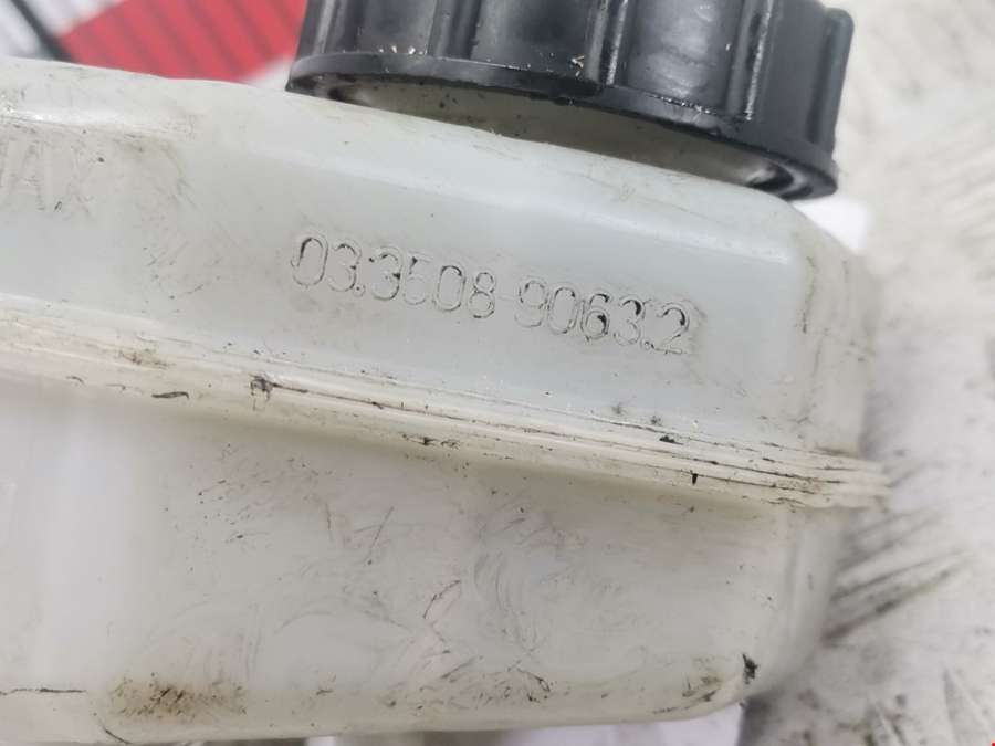 Бачок тормозной жидкости Skoda Fabia 2 (5J) (2007-2014) Хетчбэк 5дв. 2011г. | Фото № 6 Бачок тормозной жидкости Skoda Fabia 2 (5J) (2007-2014) Хетчбэк 5дв. 2011г. - Фото 6