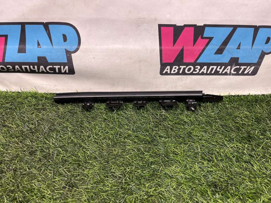 FR3B-76297B06-AF Направляющая стекла задней правой Ford Mustang 2018г. | Фото № 1 FR3B-76297B06-AF Направляющая стекла задней правой Ford Mustang 2018г. - Фото 1