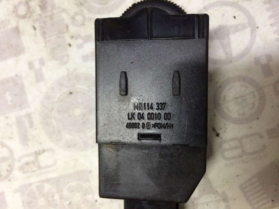 Кнопка корректора фар Mitsubishi Carisma (1995-2004) Хетчбэк 5дв. 1998г. | Фото № 3 Кнопка корректора фар Mitsubishi Carisma (1995-2004) Хетчбэк 5дв. 1998г. - Фото 3