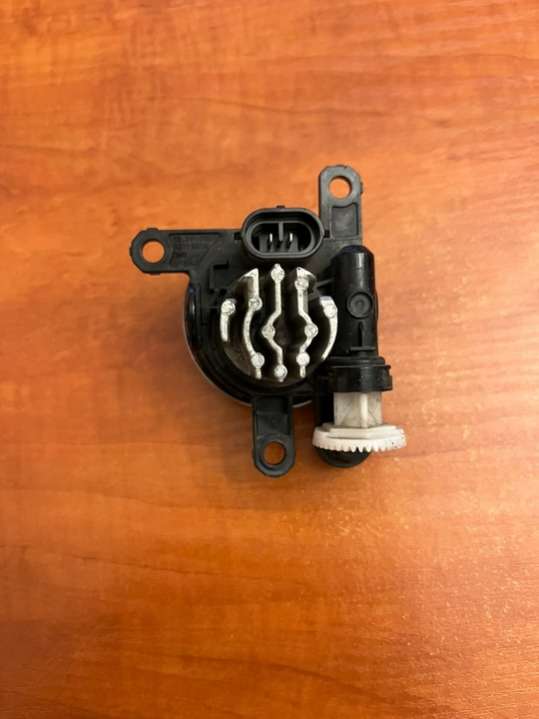 13497330 Фара противотуманная правая Opel Corsa F (2019-2024) 2019г. | Фото № 2 13497330 Фара противотуманная правая Opel Corsa F (2019-2024) 2019г. - Фото 2