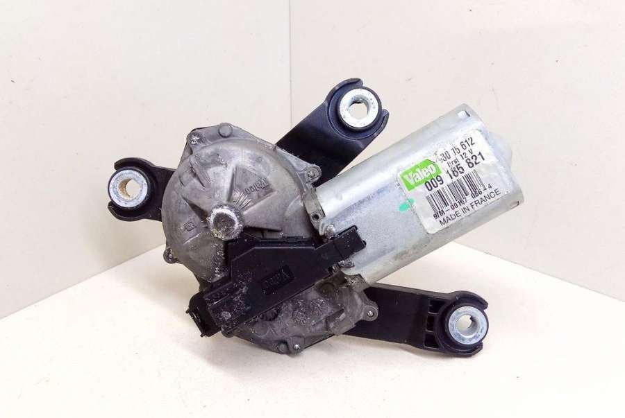 VALEO00918582153015612 Моторчик заднего стеклоочистителя (дворника)  Opel Vectra C хетчбэк 5 дв. 2004г. | Фото № 1  VALEO00918582153015612 Моторчик заднего стеклоочистителя (дворника)  Opel Vectra C хетчбэк 5 дв. 2004г. - Фото 1