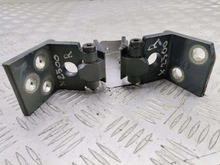 Петля двери передней правой Citroen Xsara Picasso (1999-2012) Минивэн 2008г. | Фото № 3 Петля двери передней правой Citroen Xsara Picasso (1999-2012) Минивэн 2008г. - Фото 3