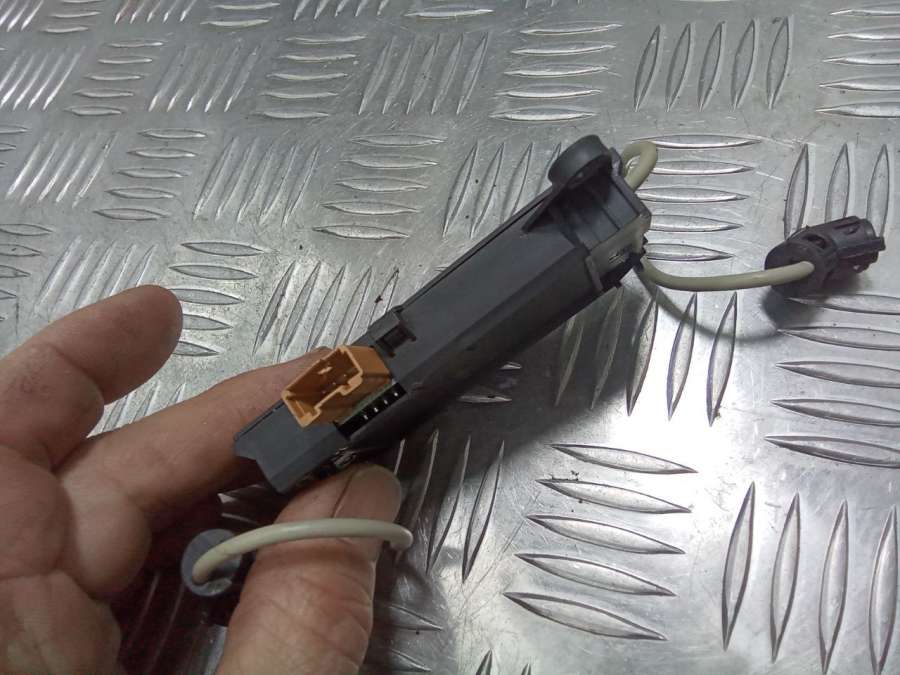 4B0951177A Датчик сигнализации Audi A6 C5 (S6,RS6) 2003г. | Фото № 3 4B0951177A Датчик сигнализации Audi A6 C5 (S6,RS6) 2003г. - Фото 3