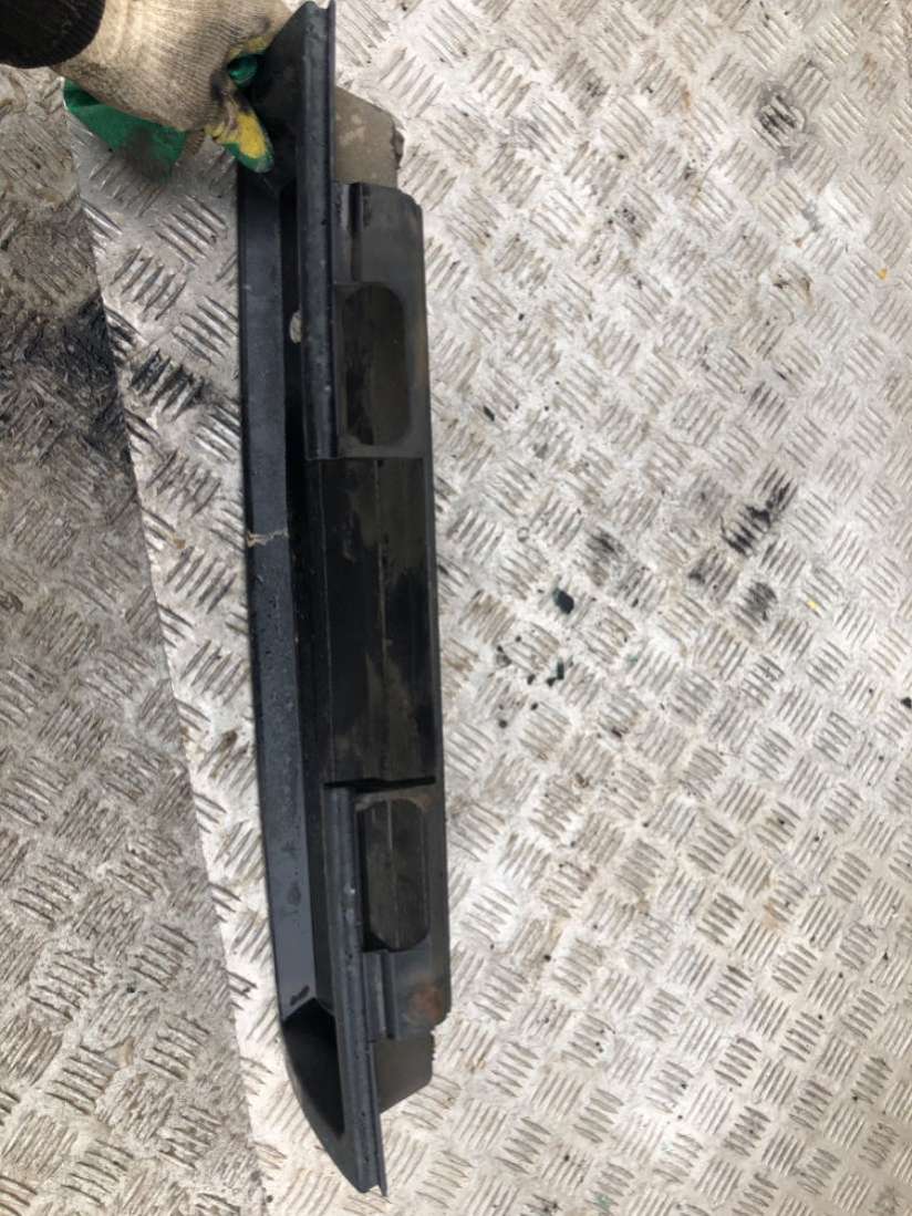 Бленда под номер Audi 100 C4 1993г. | Фото № 2 Бленда под номер Audi 100 C4 1993г. - Фото 2