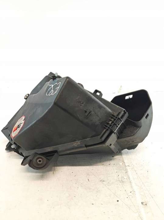 7797460 Корпус воздушного фильтра BMW 3 E90/E91/E92/E9 (2005-201) 2005г. | Фото № 3 7797460 Корпус воздушного фильтра BMW 3 E90/E91/E92/E9 (2005-201) 2005г. - Фото 3