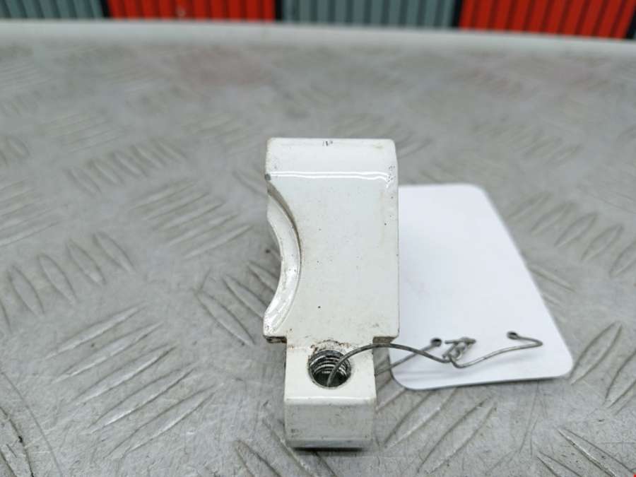 Петля двери передней левой Audi A3 8P (2003-2013) Хетчбэк 3дв. 2009г. | Фото № 4 Петля двери передней левой Audi A3 8P (2003-2013) Хетчбэк 3дв. 2009г. - Фото 4