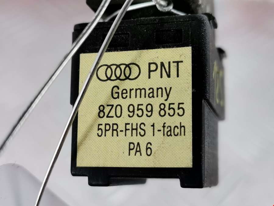 8Z0959855 Кнопка стеклоподъемника Audi A4 B6 (2000-2006) Седан 2001г. | Фото № 4 8Z0959855 Кнопка стеклоподъемника Audi A4 B6 (2000-2006) Седан 2001г. - Фото 4