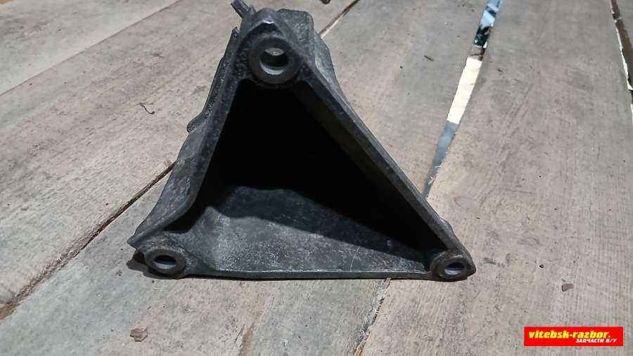 8A0199308 Кронштейн двигателя Audi A6 C4 (S6,RS6) 1996г. | Фото № 2 8A0199308 Кронштейн двигателя Audi A6 C4 (S6,RS6) 1996г. - Фото 2