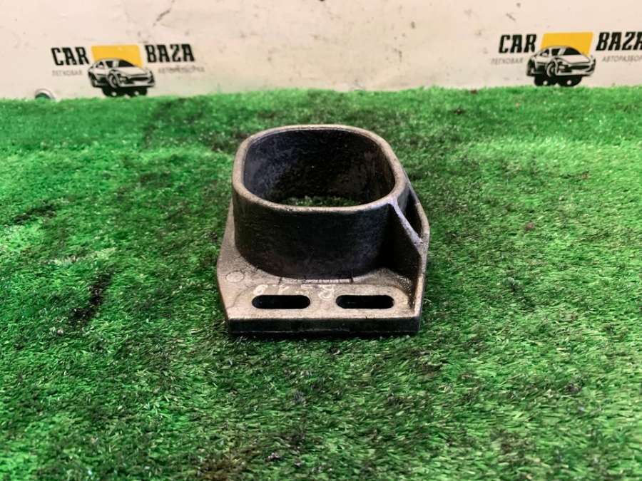 8D0199335  Кронштейн двигателя   Volkswagen Passat B5 1998г. | Фото № 7  8D0199335  Кронштейн двигателя   Volkswagen Passat B5 1998г. - Фото 7