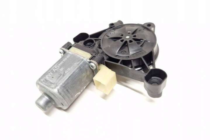 8W0959801 Моторчик стеклоподъемника Audi A4 B7 (2004-2008) 2004г. | Фото № 1 8W0959801 Моторчик стеклоподъемника Audi A4 B7 (2004-2008) 2004г. - Фото 1